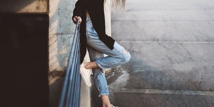 Build Bigger, Broader Shoulders With These Shoulders Exercises