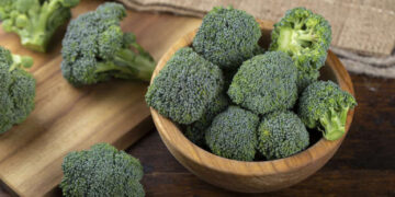 Is it healthy to eat Broccoli when its yellow?